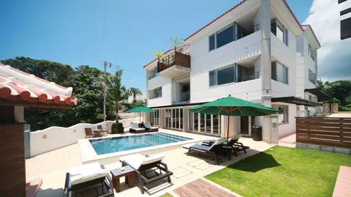 ＳＫＹ　ＯＣＥＡＮ　ＩＳＨＩＧＡＫＩ＜石垣島＞（旧アレーズド・バレ　ＩＳＨＩＧＡＫＩ）