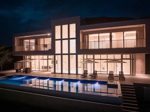 関西最高級　温まる白浜温泉付き６億円の超豪華ヴィラまるまる貸切　家族親友忘年会セミナー　＾